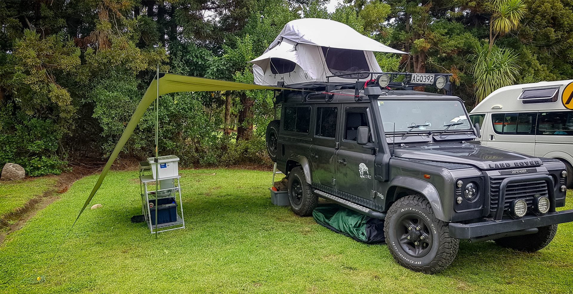 , A trip to Hot Water Beach in the Defender