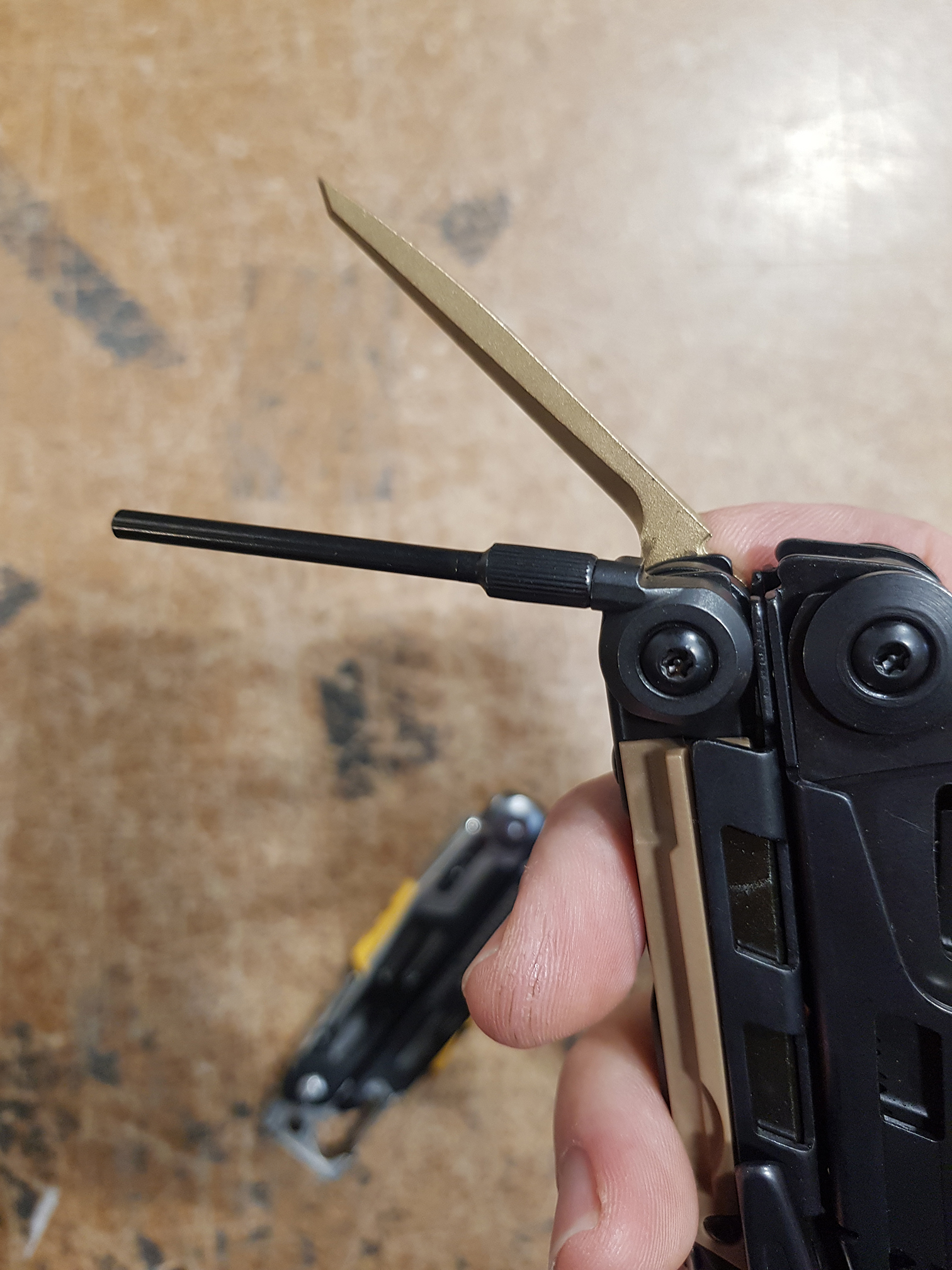 , Spoilt for choice – the Leatherman Signal vs Leatherman MUT